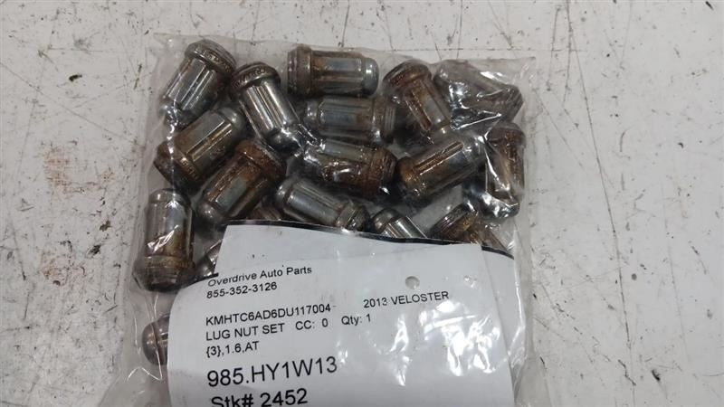 Hyundai Veloster Lug Nut Set  2012 2013 2014 2015  OEM