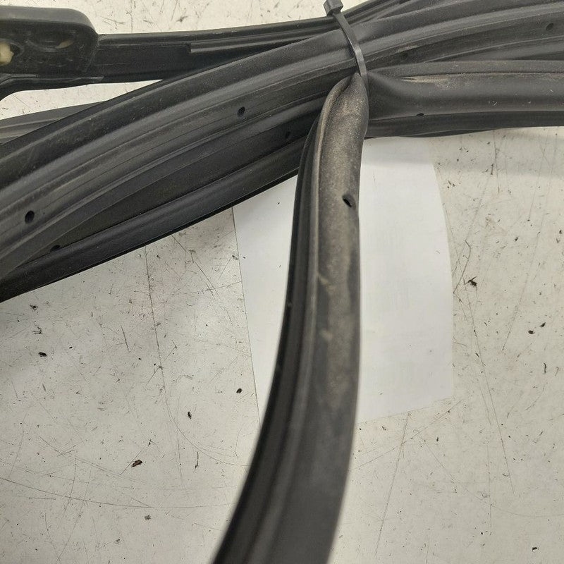 Chevy Trax On Door Seal Rubber Right Passenger Rear Back  2025 2024