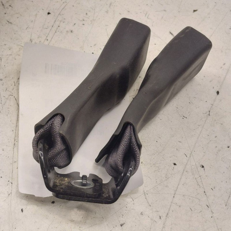 Chevy Volt Seat Belt Buckle Latch Left Driver Rear Back  2016 2017 201