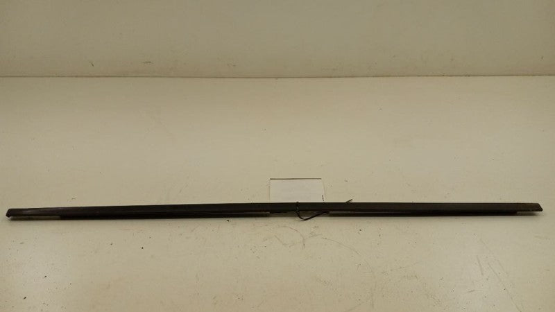 Chevy Cobalt Door Glass Window Weather Strip Trim Front Right Passenger 2006 200