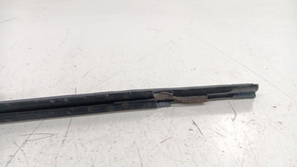Buick Encore Passenger Right Front Weather Strip Interior 2016 2017 20