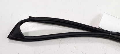 Subaru Impreza Door Glass Window Seal Rubber Left Driver Front 2020 2019 2018 17