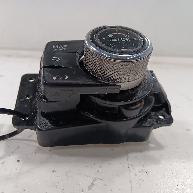 INFINITI Q50 Console Media Switch {283952V73A} 2014 2015 2016 2017 201