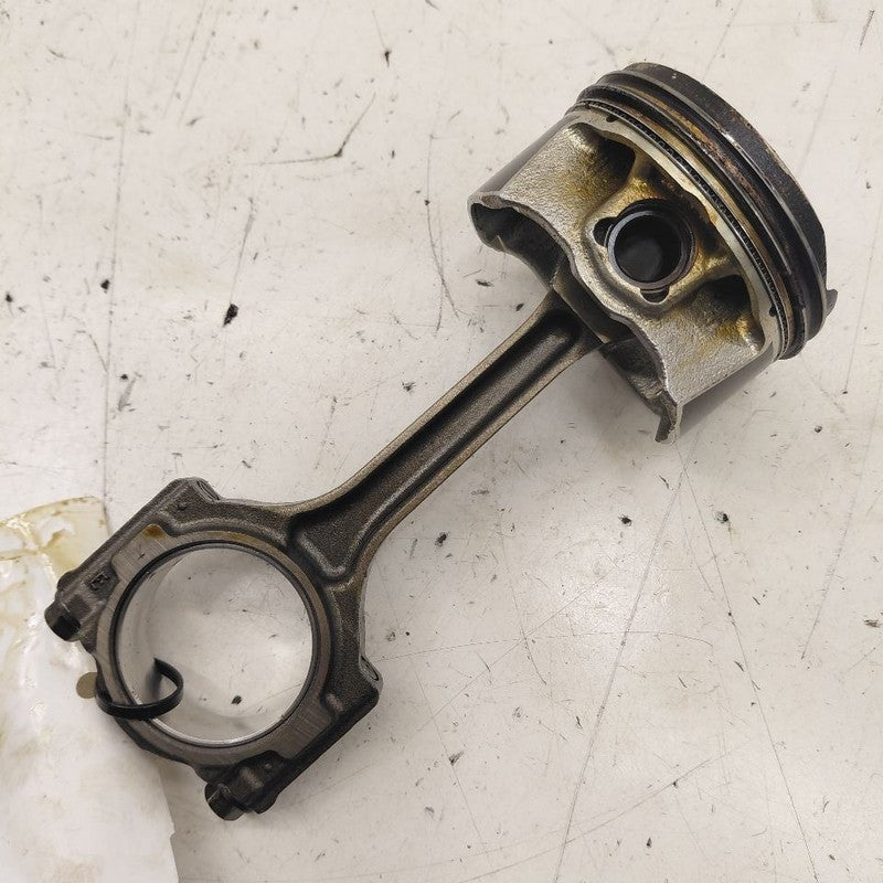 Chevy Volt Single Piston With Connecting Rod   1.5 2016 2017 2018 2019