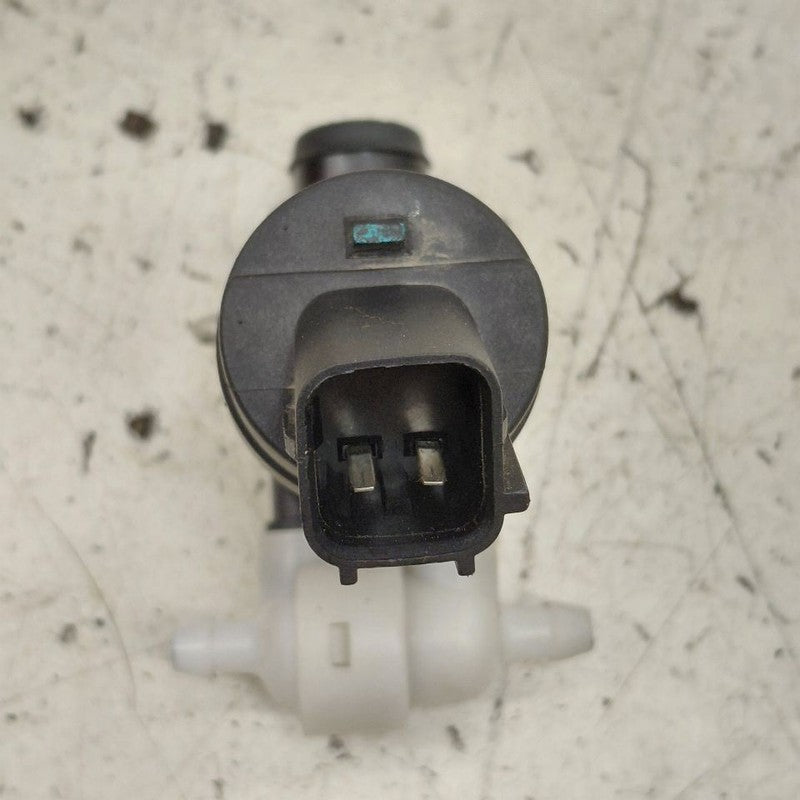 Kia Sorento Windshield Washer Wash Fluid Reservoir Motor Pump Electric