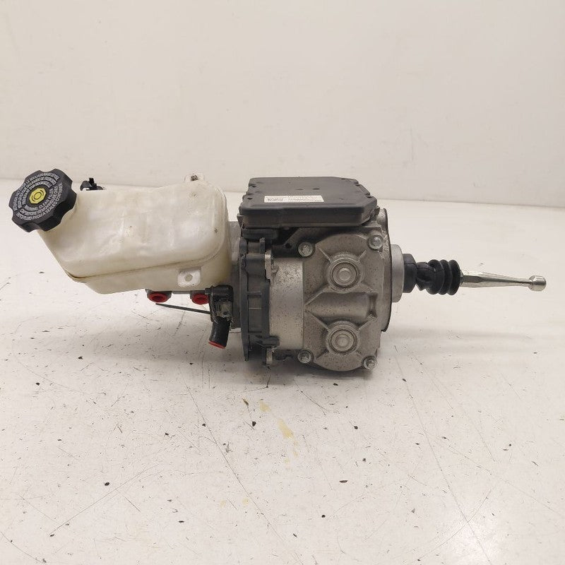 Brake Master Cylinder Fits 16-17 Chevy Volt