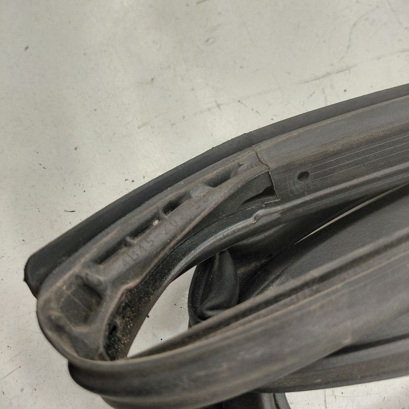 Mitsubishi Outlander   On Door Seal Rubber Left Driver Front  2018 201