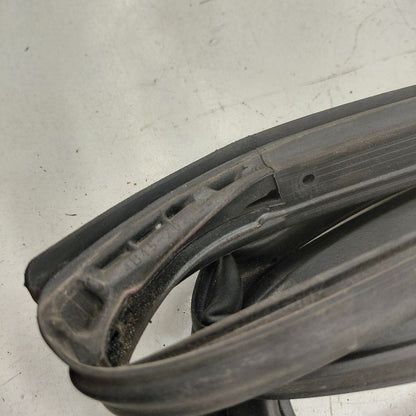 Mitsubishi Outlander   On Door Seal Rubber Left Driver Front  2018 201