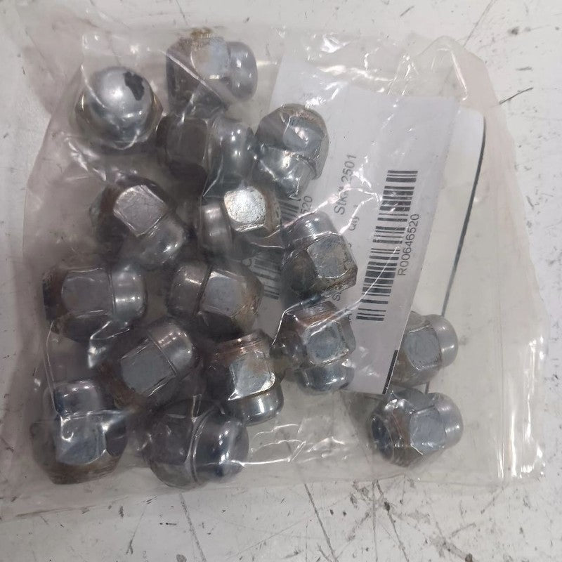 Nissan Kicks Lug Nut Set  2021 2022 2023 2024 OEM