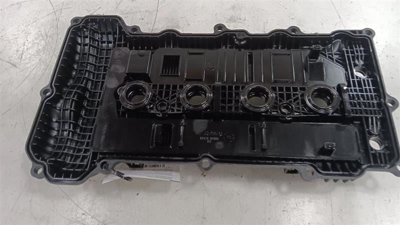 Hyundai Elantra Engine Cylinder Head Valve Cover  2011 2012 2013 2014 