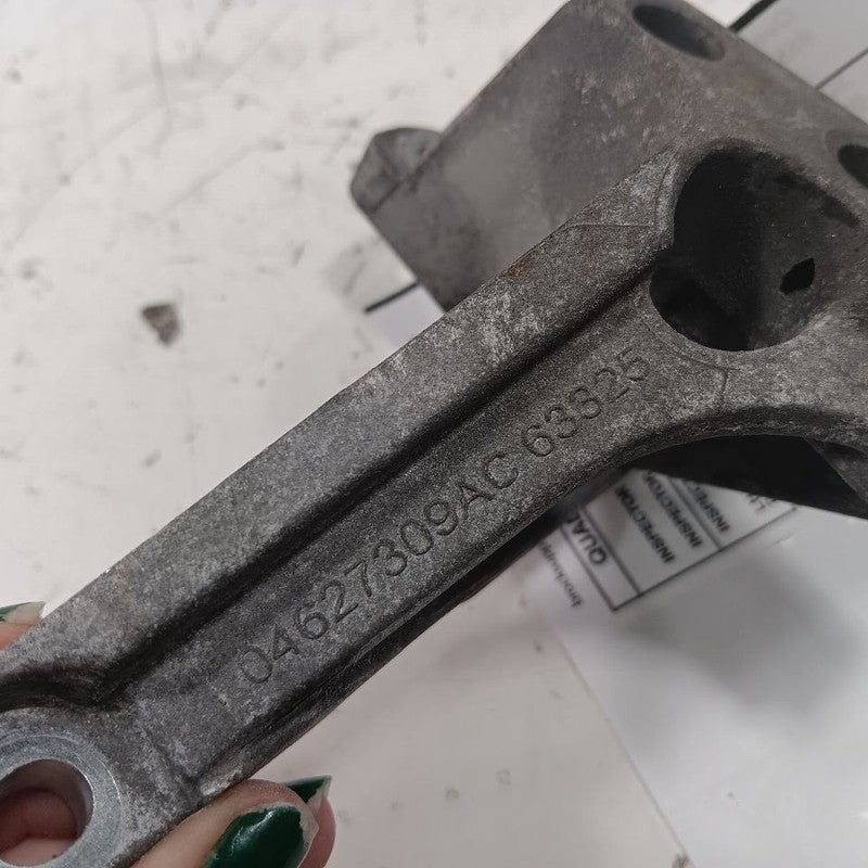 Jeep Compass 2.4 AC Compressor Mount 2021 2020 2019 2018 2017