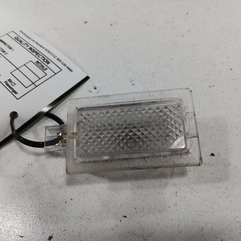 Chrysler 300 Dome Light Roof Lamp  2015 2016 2017 2018 2019 OEM