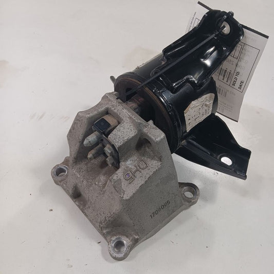 Kia Sorento Engine Motor Mount Left Driver  2.4 2018 2017 2016