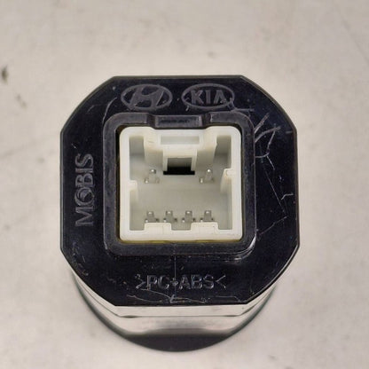 Hyundai Santa Fe USB Charging Port {96125S1500} 2019 2020