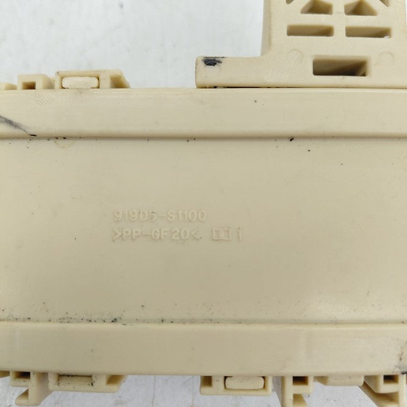 Hyundai Santa Fe Fuse Relay Junction Block {91940S1020} 2019 2020