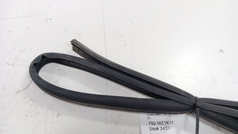 Mazda 3 Cowl Vent Panel Hood Rubber Seal 2010 2011 2012 2013 OEM