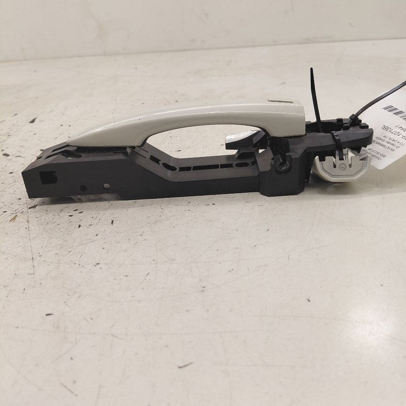 Driver Left Front Door Handle Exterior US Built Fits 21-25 Nissan Rogu