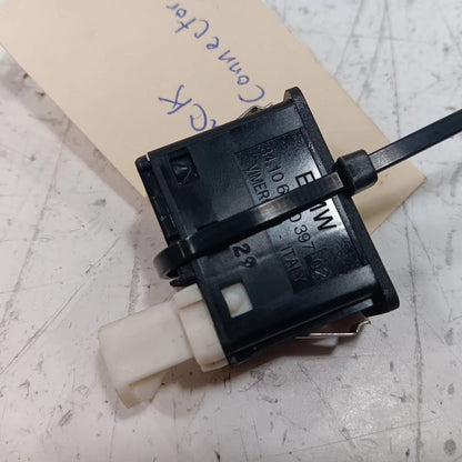 Mini Cooper USB Plug In Hub Port  2016 2017 2018 2019 2020 OEM