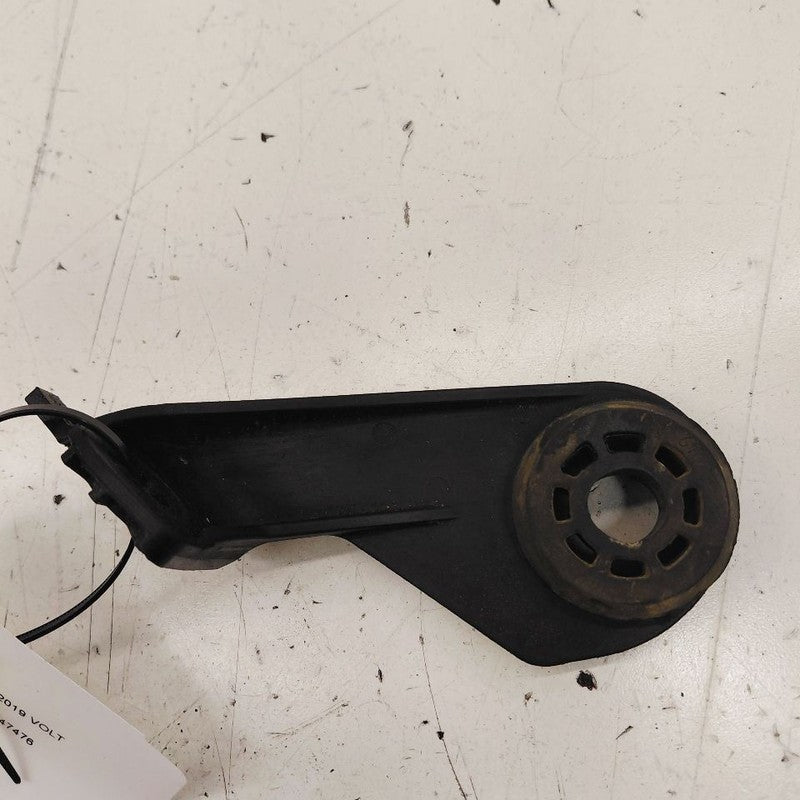 Chevy Volt Driver Left Side Radiator Upper Insulator {23147476} 2019 2