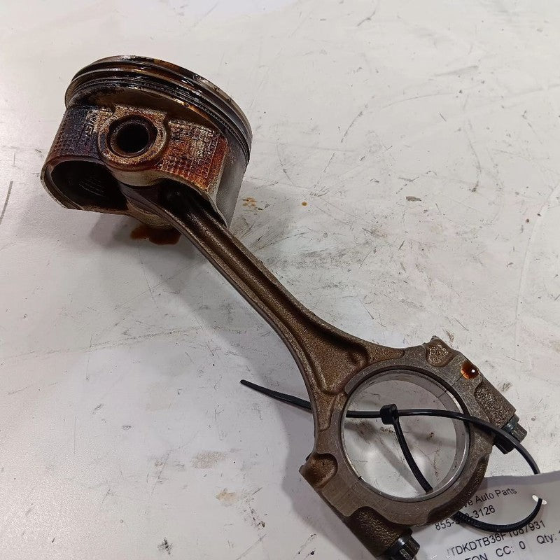 Toyota Prius C Single Piston With Connecting Rod   2017 2016 2015 2014 2013