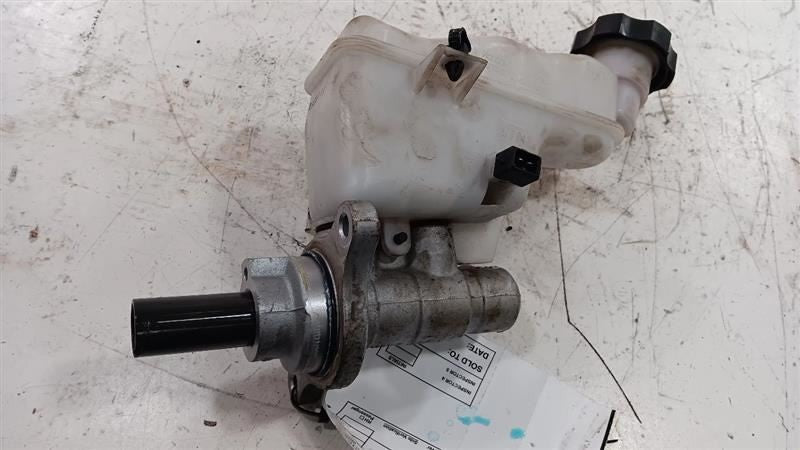 Brake Master Cylinder Fits 12-17 VELOSTER OEM