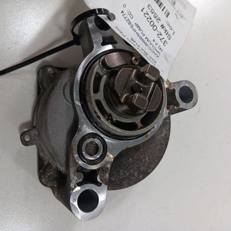 Vacuum Pump 2.4L Fits 17-21 Jeep Renegade OEM