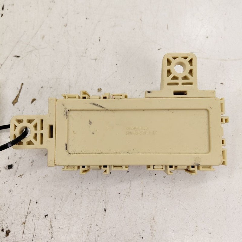 Hyundai Santa Fe Fuse Relay Junction Block {91940S1020} 2019 2020
