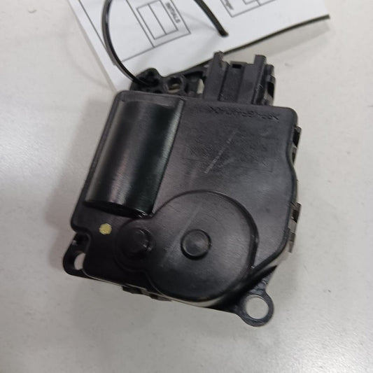 Chrysler 300 Flap Door Motor Heater AC Door Actuator  2015 2016 2017 2018 2019