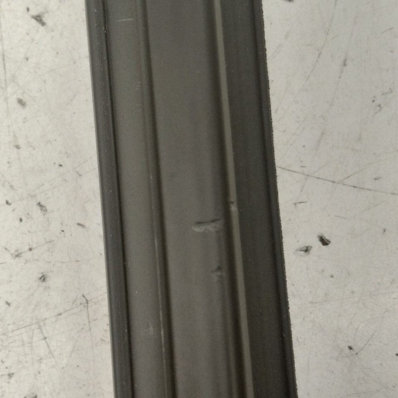 Buick Encore GX Right Front Weather Strip Interior  2022 2023 2024 202