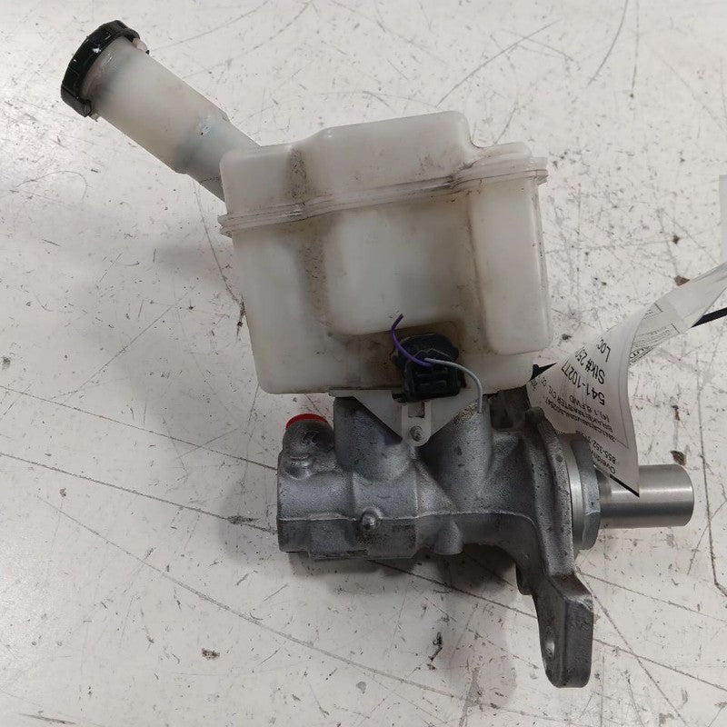 Brake Master Cylinder Fits 21-23 Nissan Kicks