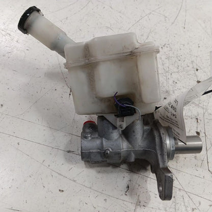 Brake Master Cylinder Fits 21-23 Nissan Kicks