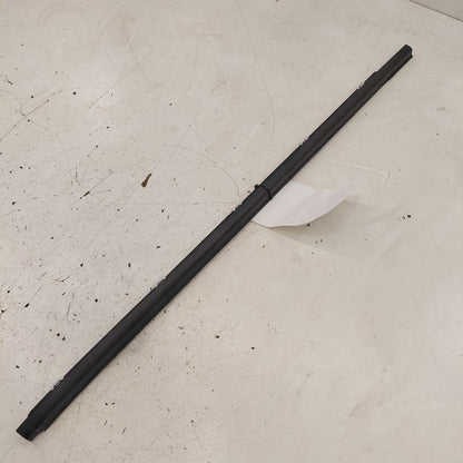 Hyundai Kona Door Glass Window Weather Strip Trim Front Right Passenge
