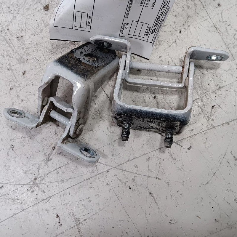 Nissan Kicks Door Hinge Set Right Rear Passenger  2021 2022 2023 2024 