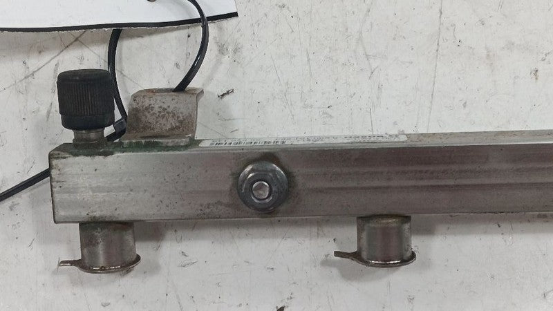 Chevy Volt Fuel Rail Injection Injector Mount Bar  2011 2012 2013 2014