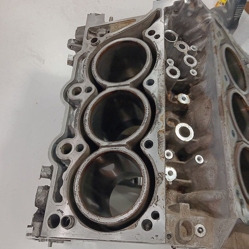 Jeep Cherokee Bare Engine Cylinder Block  3.2 2015 2016 2017 OEM