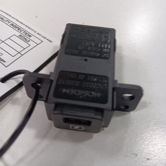 Nissan Sentra USB Plug In Hub Port  2023 2022 2021 2020