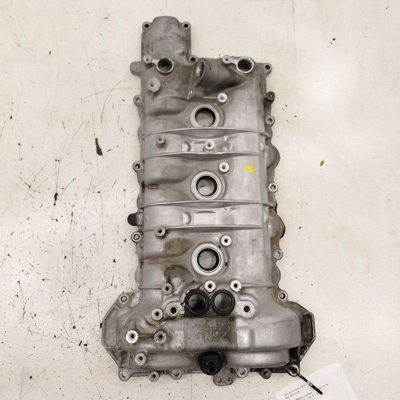 Cadillac CT6 Passenger Rear Engine Cylinder Head Valve Cover  2018 201