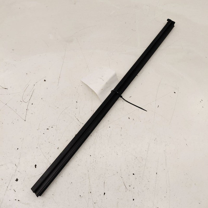 Buick Encore GX Right Front Weather Strip Interior  2020 2021 2022 202
