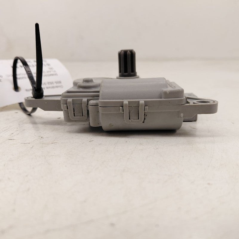 Hyundai Santa Fe Flap Door Motor Heater AC Door Actuator  2019 2020