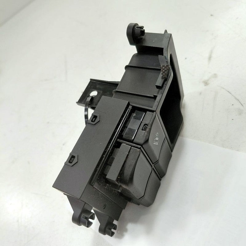 Hyundai Tucson Console Floor Switch {93300D3270} 2016 2017 2018