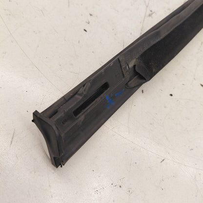 Alfa Romeo Stelvio Door Window Weather Strip Trim Front Right Passenge