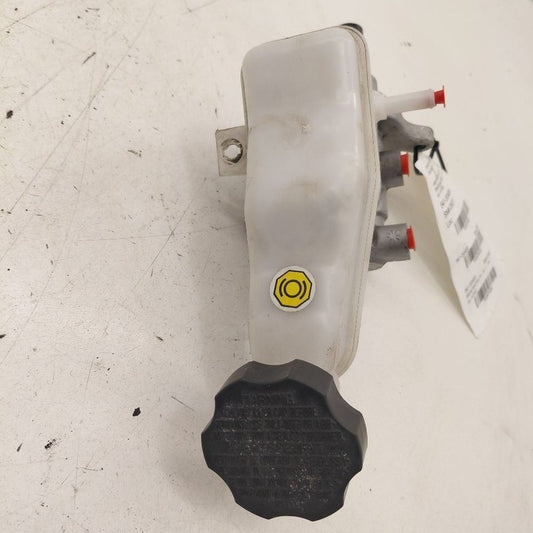 Brake Master Cylinder Fits 12-17 Hyundai Veloster