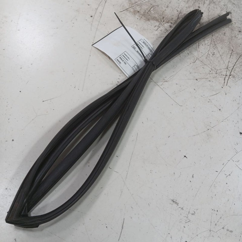 Toyota Corolla Door Glass Window Seal Rubber Right Passenger Rear Back 2019 2018