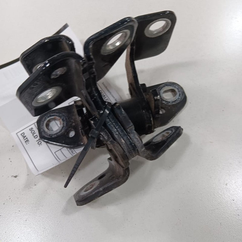 Chrysler 300 Door Hinge Set Right Rear Passenger  2015 2016 2017 2018 