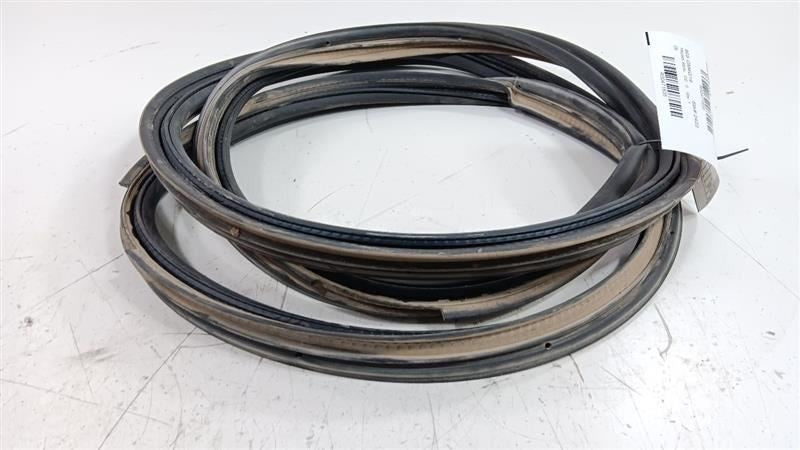 Buick Encore Trunk Lid Hatch Door Rear Back Rubber Seal 2016 2017 2018