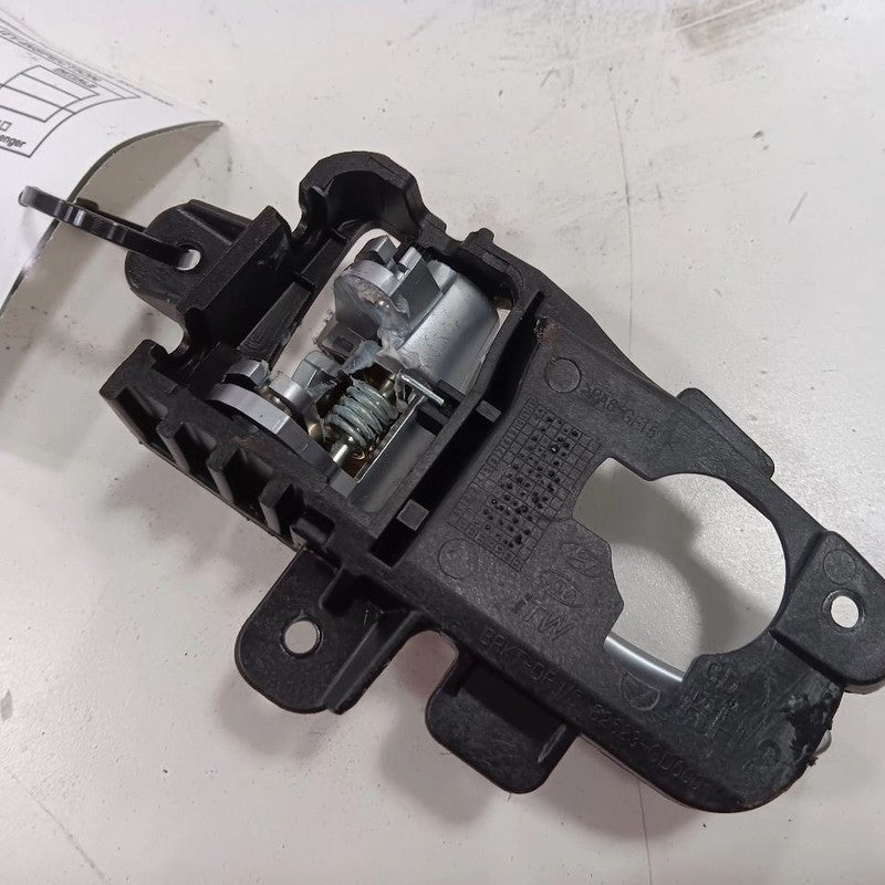 Hyundai Elantra Door Handle Right Passenger Front Interior Inside  2017 2016 