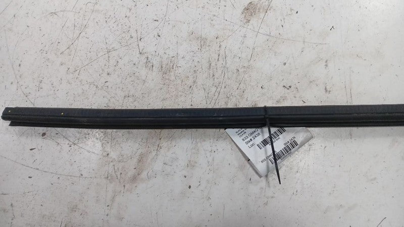 Buick Encore Left Front Weather Strip Interior  2013 2014 2015 2016 OE