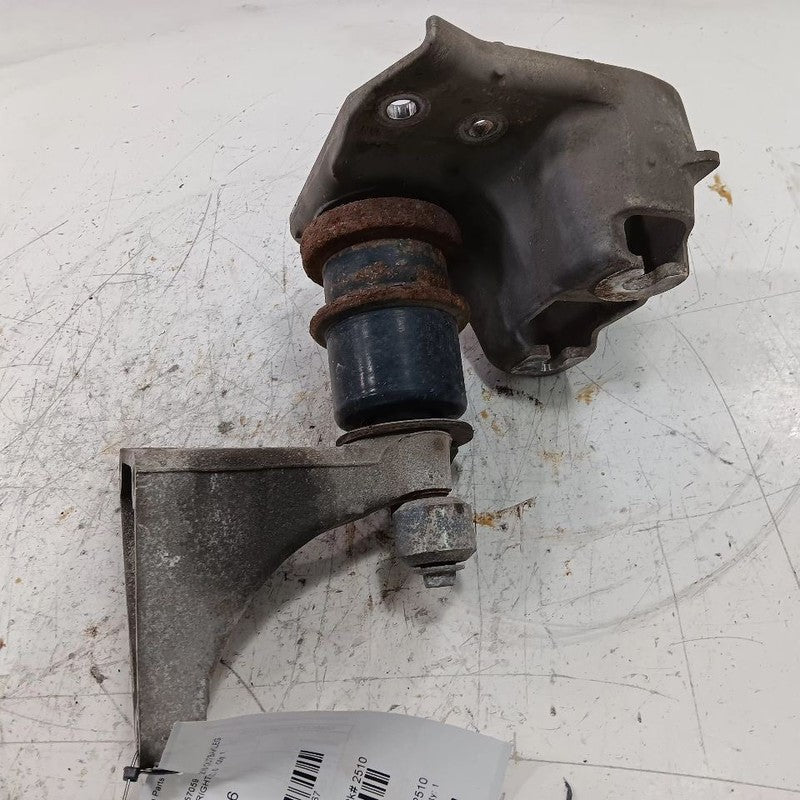 Legacy Outback 2.5 Engine Motor Mount Right Passenger  2015 2016 2017