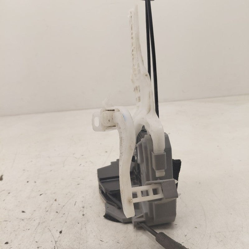 Kia Sorento Door Latch Lock Left Driver Rear  2018 2017 2016