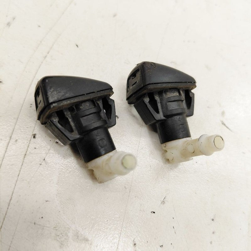 Chrysler 300 Windshield Wiper Washer Fluid Hood Sprayer Nozzles  2017 